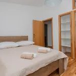 Amazing Home In Vinjani Donji