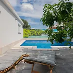 Amazing Home In Vinjani Donji *