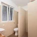 Amazing Home In Vinjani Donji